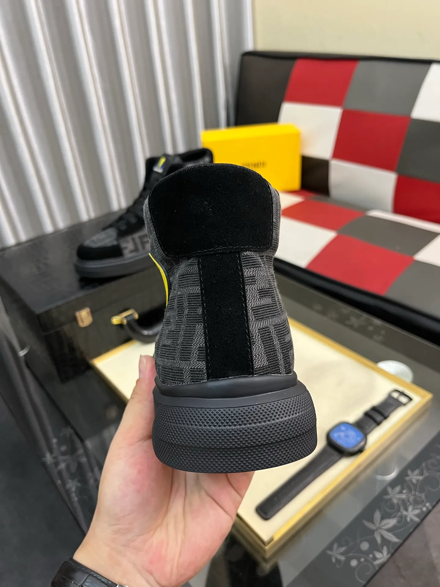 Men's Men's Shoes 💰440⌚️⌚️《 Fendi FENDI* 》 Latest hot-selling casual shoes, top brand [seduce] luxury ~ purchasing agency, top quality ~. [Strong] The upper is made of imported breathable cowhide with material ➕ breathable sheepskin lining (•) and fine workmanship. The original stylish and stylish soft rubber wear-resistant outsole is light and comfortable on the feet. The real thing looks better when taken in real life. Number of sizes: 38-442️⃣Colors available